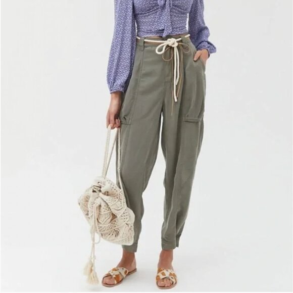 Urban Outfitters BDG Carissa High-Waisted Lightweight Cocoon Pants - Picture 2 of 10